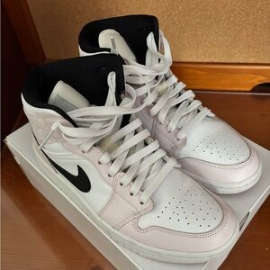 Nike Air Jordan 1 Mid “Barely Rose” – Women’s Size 9 – Excellent Condition